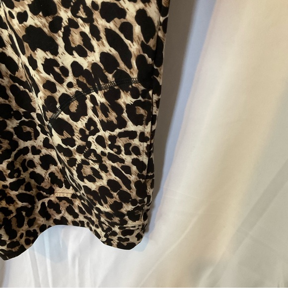 Women’s Plus Size 2XL Brown Leopard Print Long Sleeve Shirt with side pockets - Picture 9 of 11